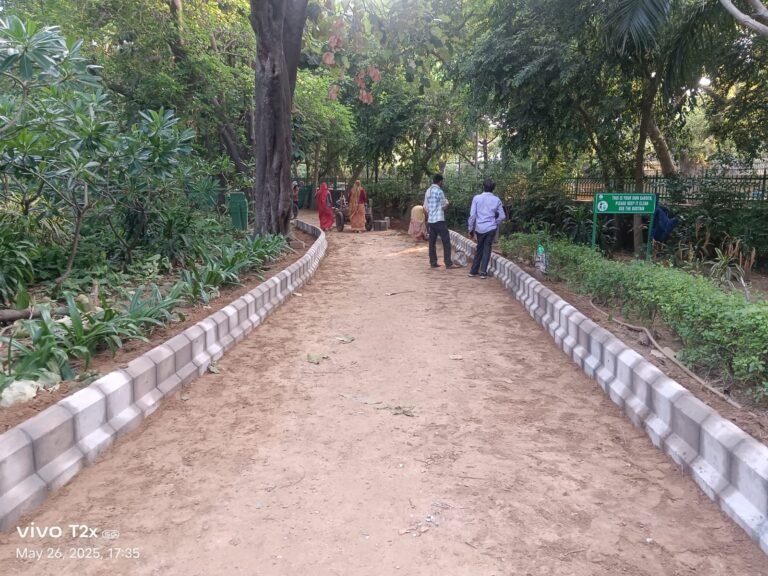 Delhi: एलोडी गार्डन में एनडीएमसी बना रही है 200 मीटर रनिंग ट्रैक, फिट इंडिया मिशन को मिलेगा बढ़ावा