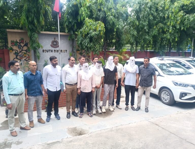 Delhi Crime: मनोरंजन बैंक ऑफ इंडिया के नकली नोटों से 40 लाख की ठगी: साउथ दिल्ली पुलिस ने 1.25 करोड़ के जाली नोट बरामद कर चार ठगों को दबोचा