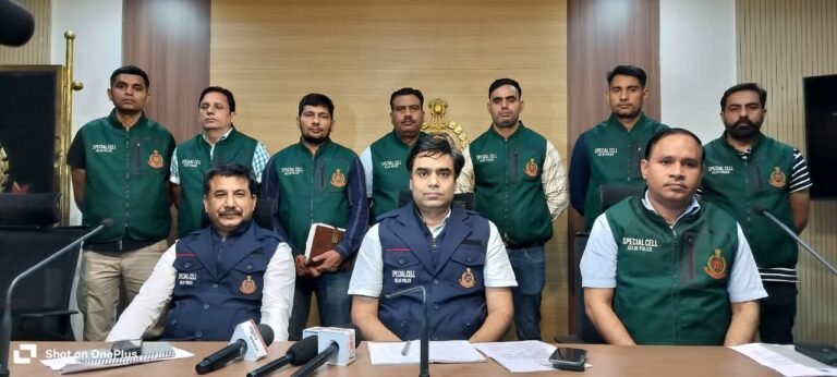 Delhi Crime: दिल्ली पुलिस की स्पेशल सेल ने हथियार बनाने की फैक्ट्री का भंडाफोड़ किया