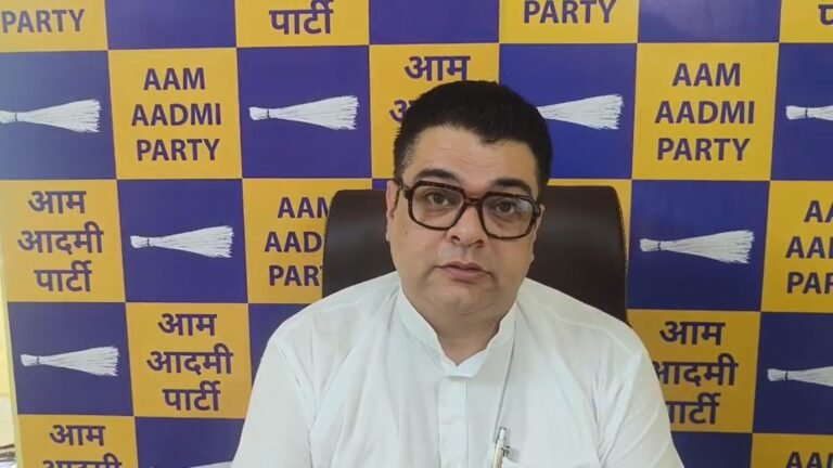 Delhi Pollution Crisis: दिल्ली में बढ़ता डेंगू-मलेरिया संकट, भाजपा शासित MCD पर आंकड़े छिपाने के आरोप, प्रदूषण और बीमारियों से बेहाल राजधानी