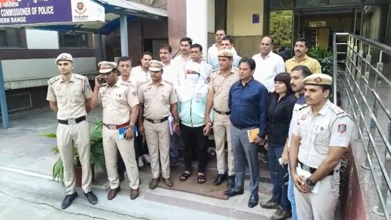 Begumpur Murder Case: दिल्ली के बेगमपुर हत्याकांड का खुलासा, आरोपी बंटी गिरफ्तार, लूटी गई संपत्ति बरामद