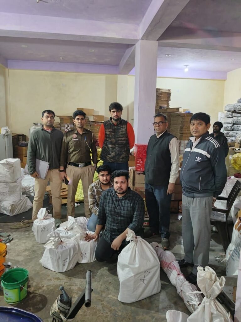 OUTER-NORTH DELHI POLICE BUSTS FAKE CASTROL OIL MANUFACTURING UNIT; HUGE STOCK SEIZED