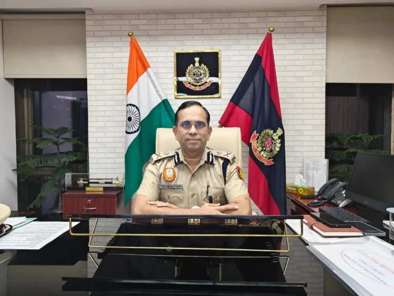 IPS Milind Mahadev Dumbre Honoured: आईपीएस मिलिंद महादेव डुंबरे को विशिष्ट सेवा पदक से नवाज़ा गया