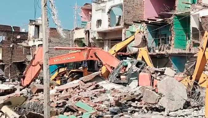 Banda accident today, illegal encroachment removal