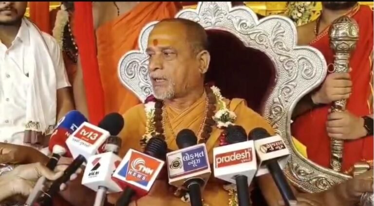 Jharkhand: पश्चिम सिंहभूम में 250 आदिवासियों ने पुनः अपनाया हिंदू धर्म, विश्व कल्याण आश्रम में हुआ स्वधर्मानयन कार्यक्रम