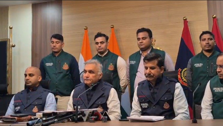 Drone Weapon Smuggling Busted: दिल्ली पुलिस स्पेशल सेल का बड़ा ऑपरेशन, पाकिस्तान से आई हथियारों की खेप बरामद