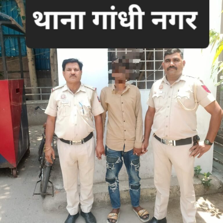 Seelampur stabbing case: सीलमपुर में पत्नी से छेड़छाड़ का विरोध करना पड़ा भारी, युवक पर चाकू से हमला; 12 घंटे में पुलिस ने दबोचे आरोपी