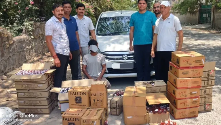 Rohini Crime News: रोहिणी में अवैध शराब सप्लाई का भंडाफोड़, 1650 क्वार्टर समेत आरोपी गिरफ्तार